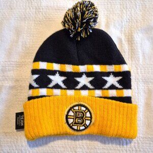 Reebok Boston Bruins boys size 2-4 child knit beanie with pom pom, EUC